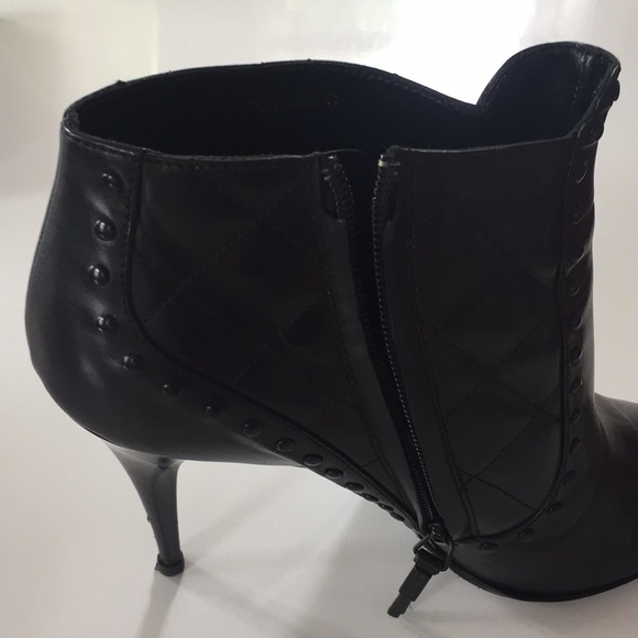 Burberry London quilted and studded ankle boots. - Picture 5 of 7